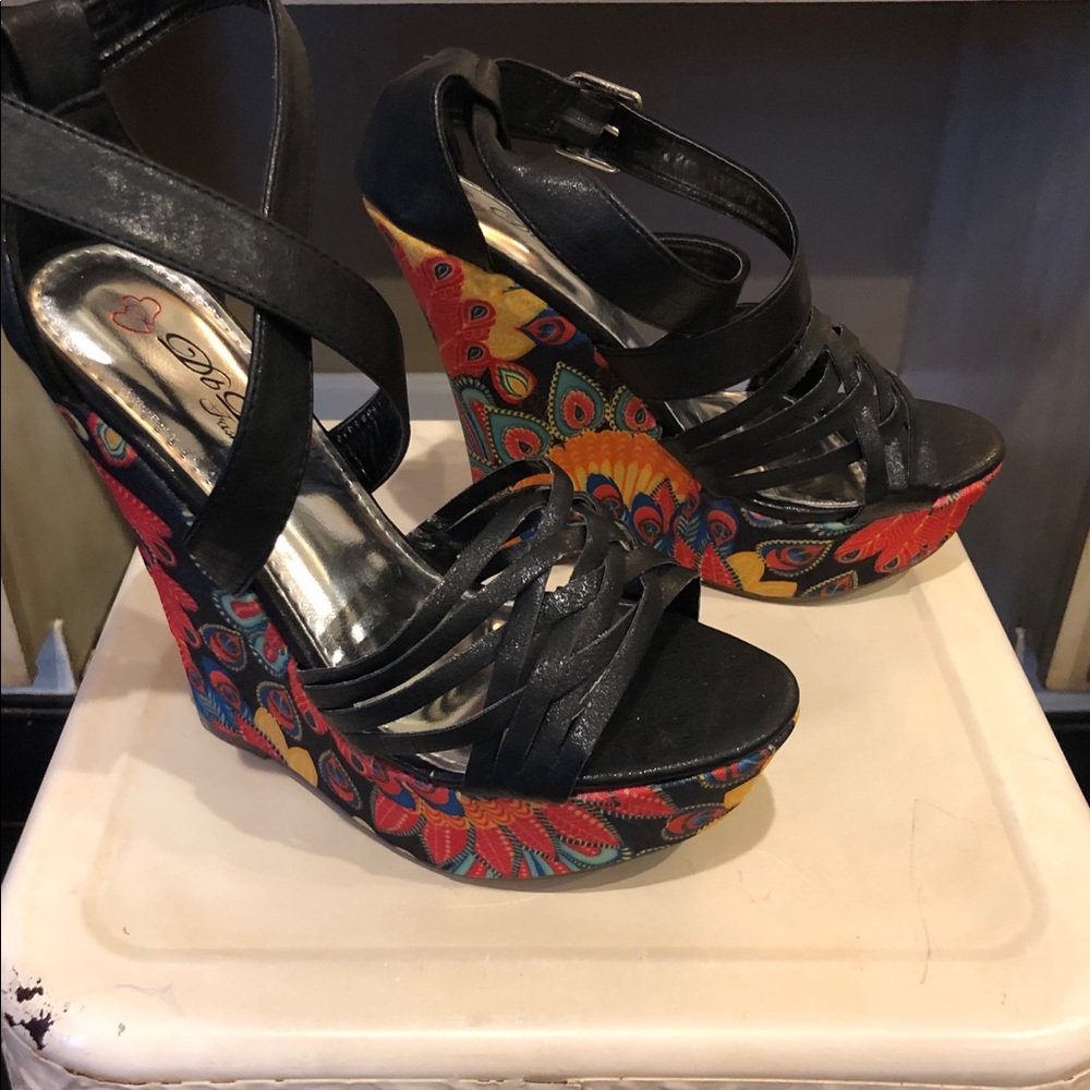 Wedge Shoes NEVER WORN - Picture 2 of 3